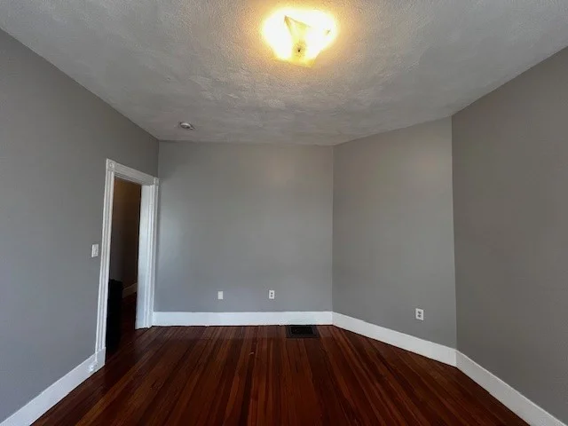 11 Sunset St, Mission Hill