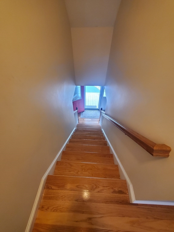 2 Valley Rd, Whitman