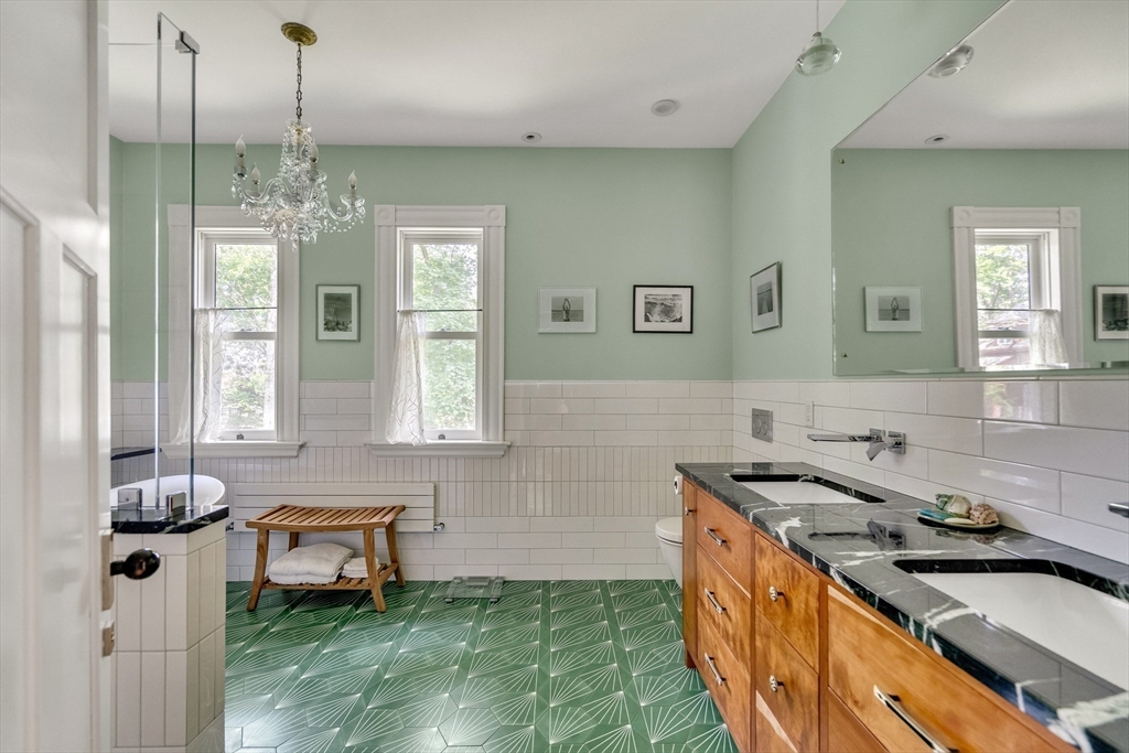 57 York Ter, Corey Hill