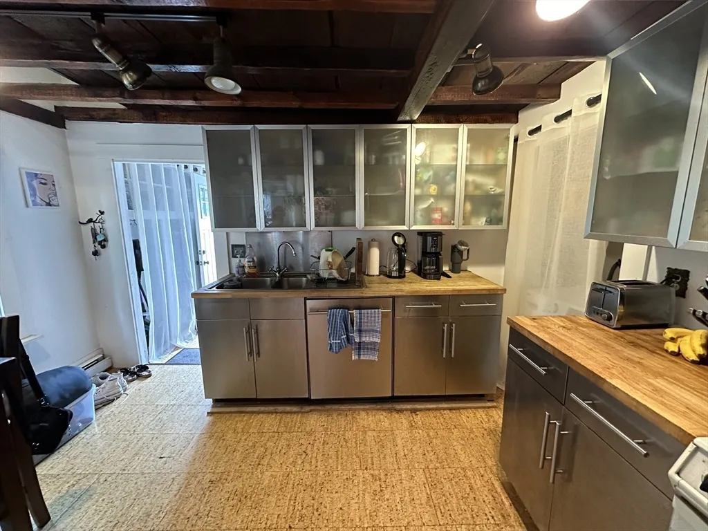 18 Tremont St, The Port