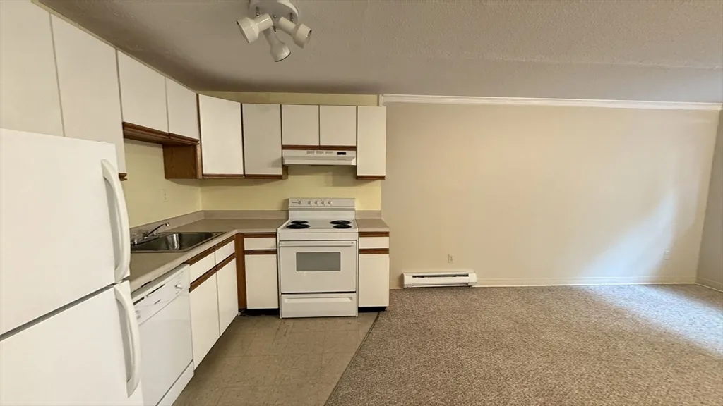 1691 Cambridge St, Mid-Cambridge