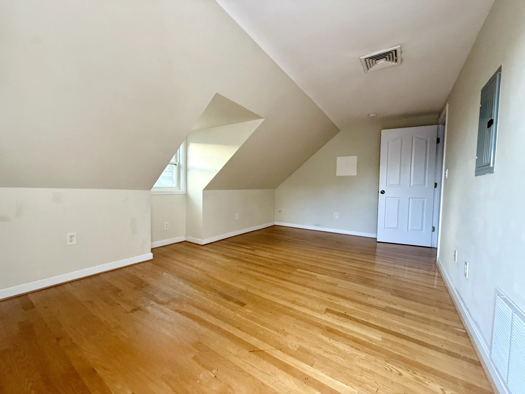 8 Brandley Rd, Watertown