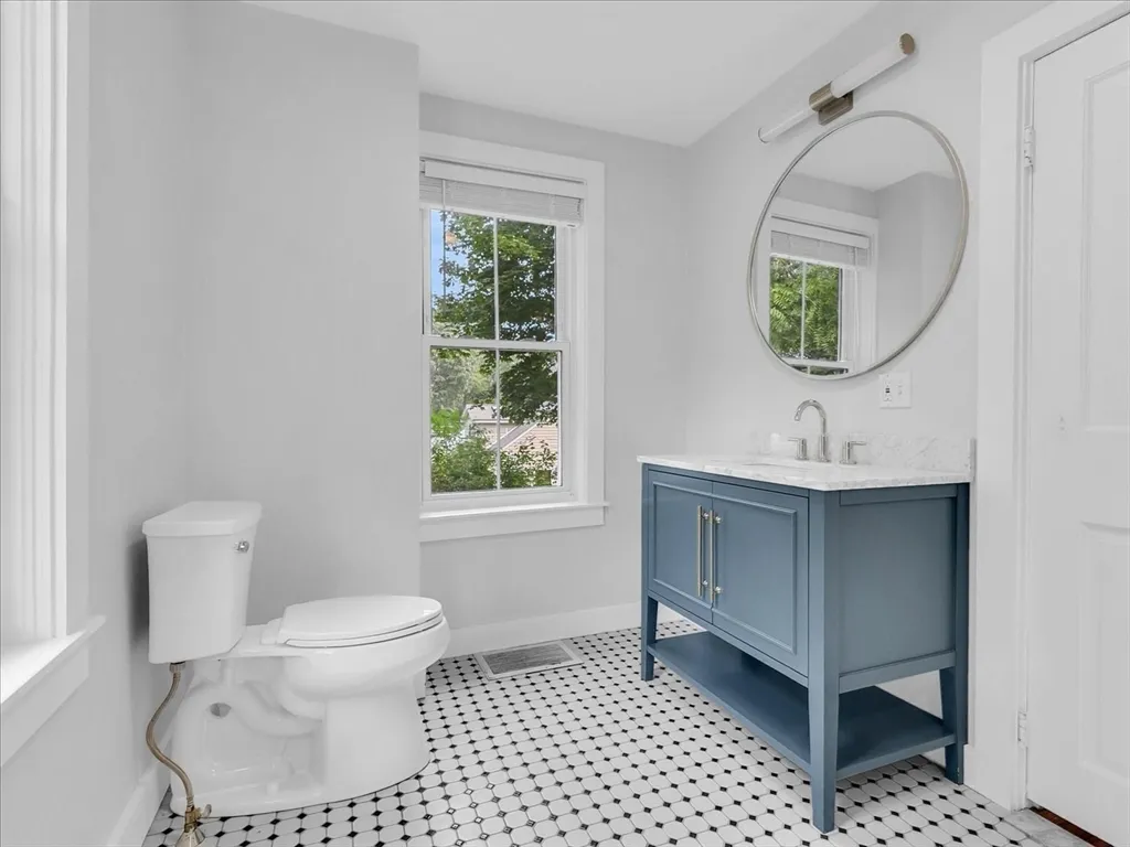 186 Main St, Cochituate