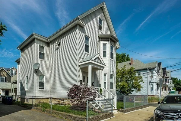 79 Flint St, East Somerville