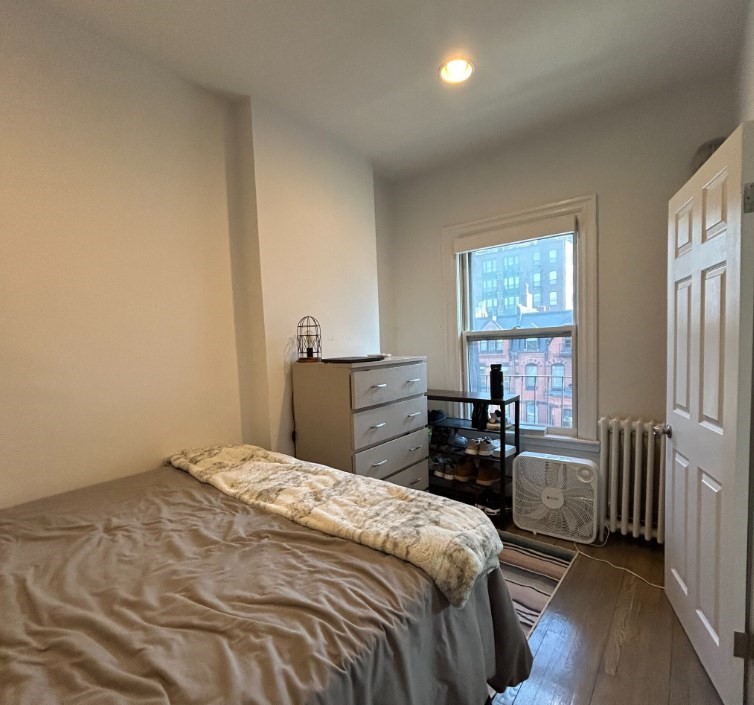 225 Newbury St, Back Bay