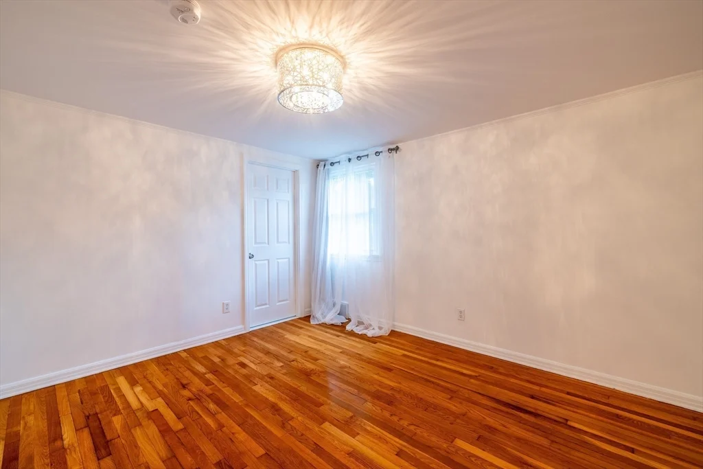 65 Sassamon Ave, Milton