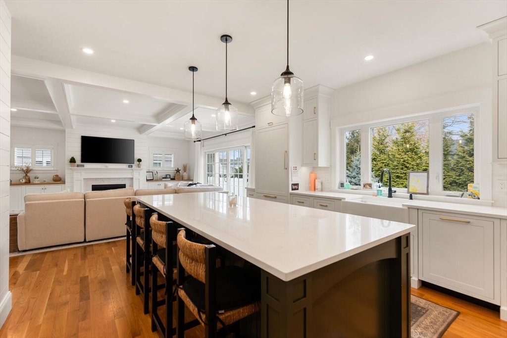 40 Foley Beach Rd, Hingham