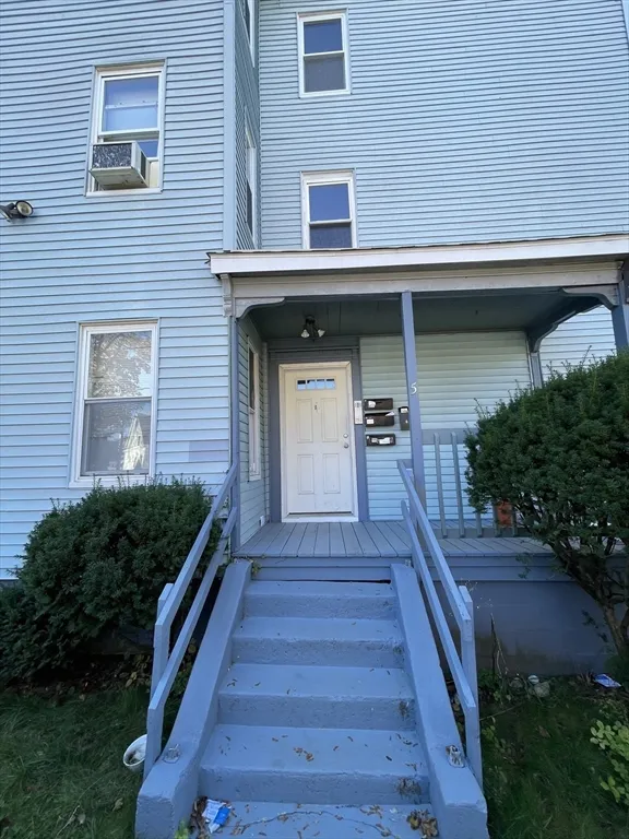 5 Freeland Ter, Worcester