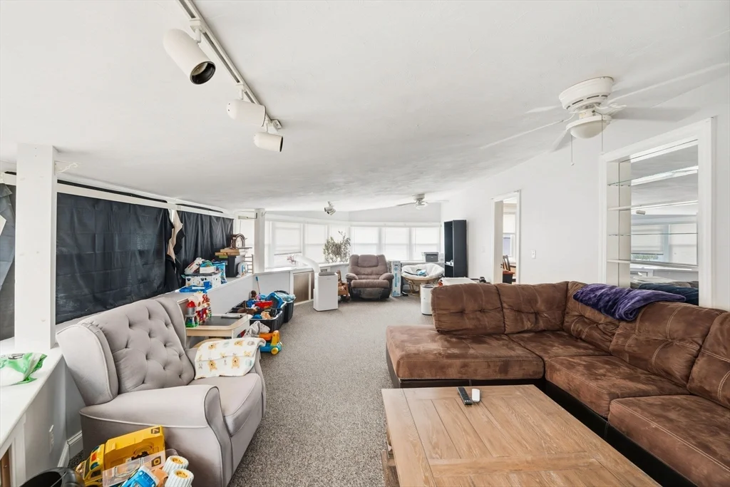 181 Park St, North Attleboro