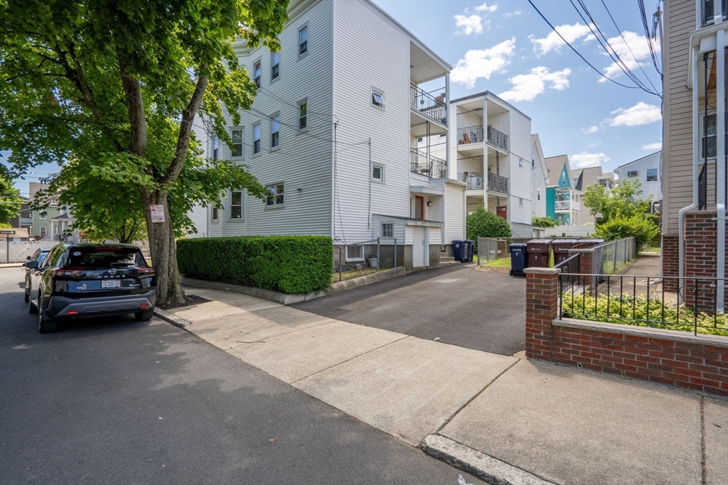 62 Vernal St, Everett