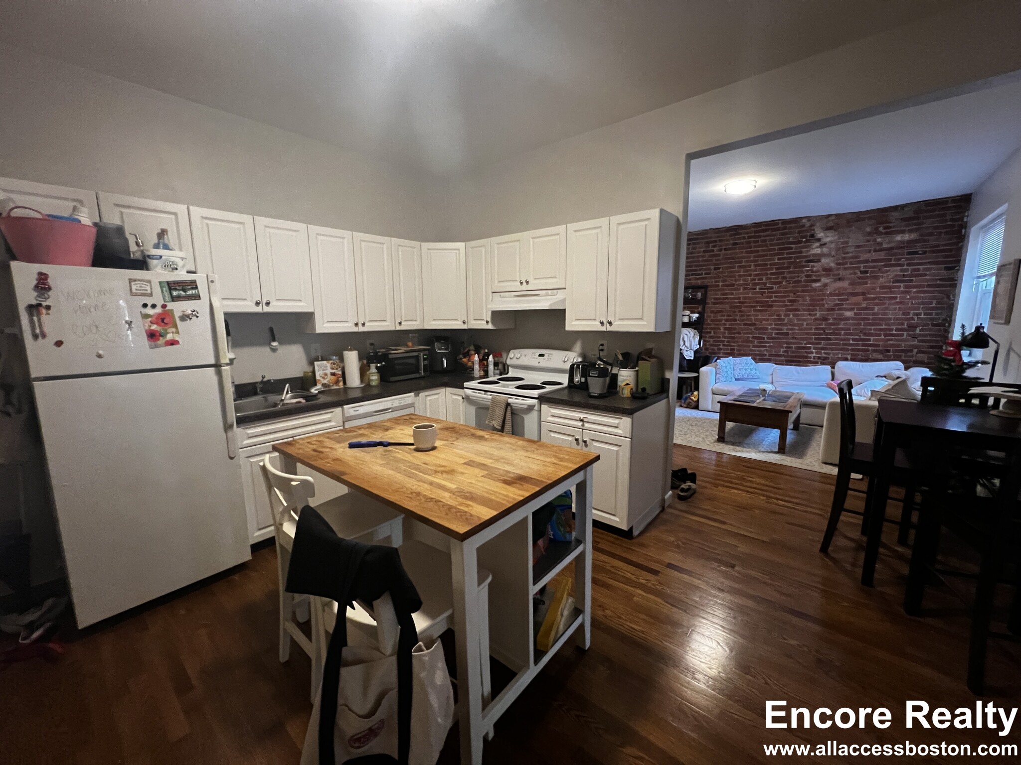 15 Stearns Rd, Coolidge Corner