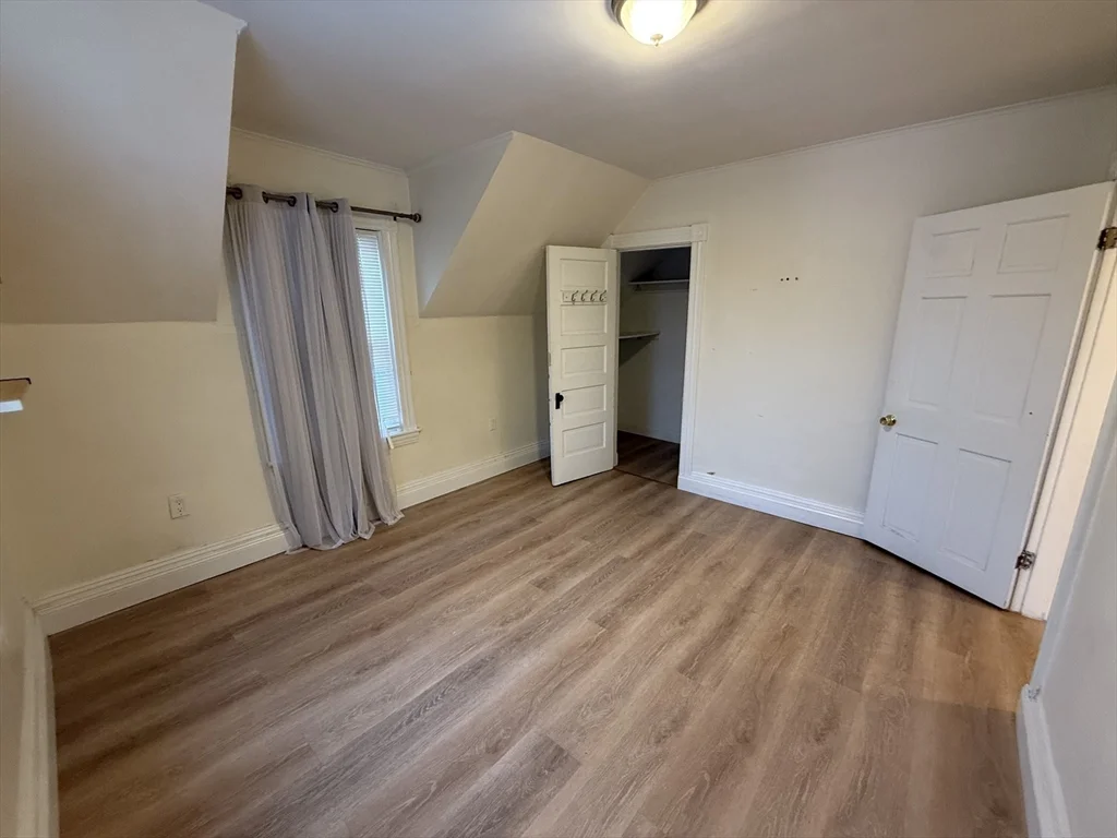 17 Moraine Pl, Brockton