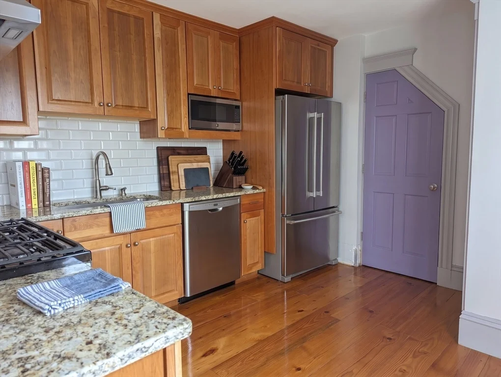 7 Weymouth Ave, West Roxbury