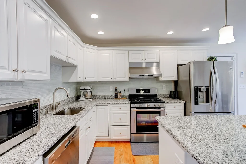 3 Hawthorne St, Woburn