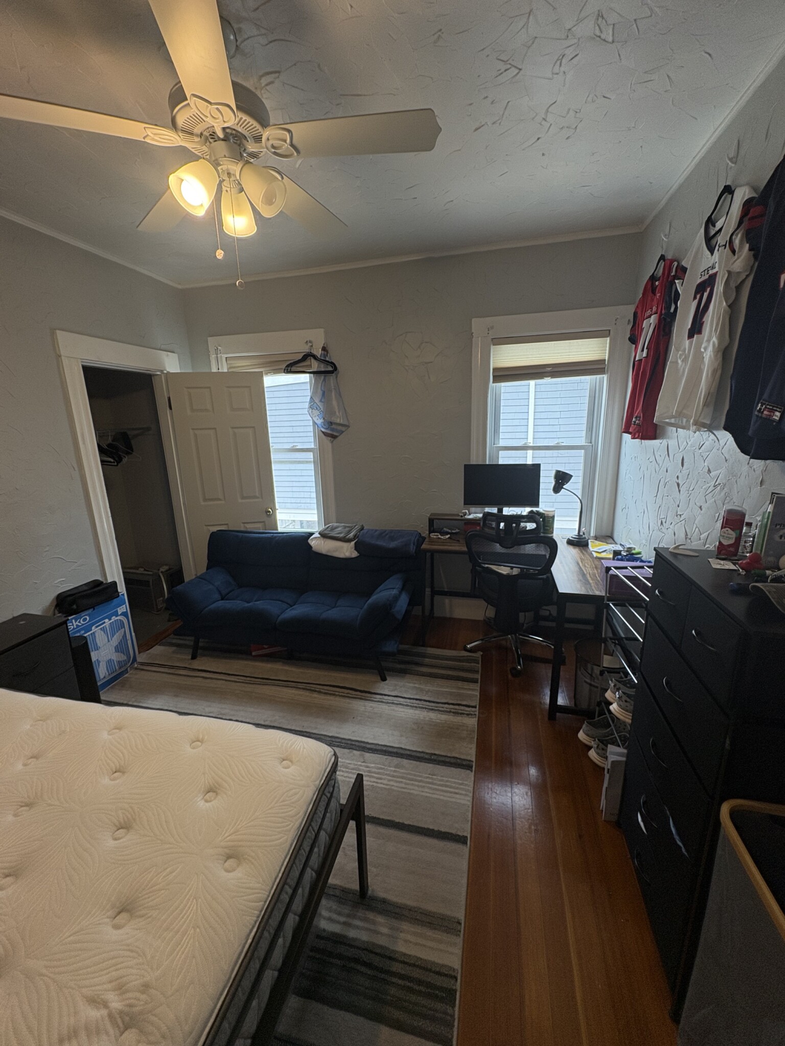 50 Bromfield Rd, Tufts