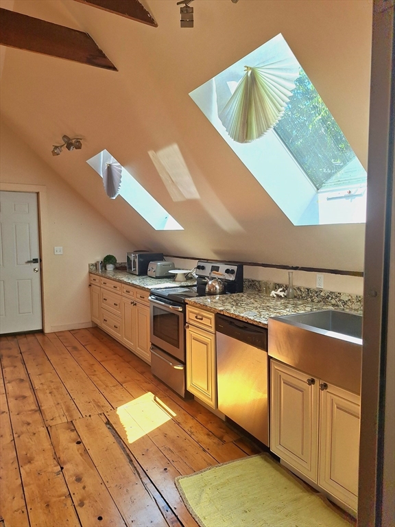 6 Winthrop St, Essex