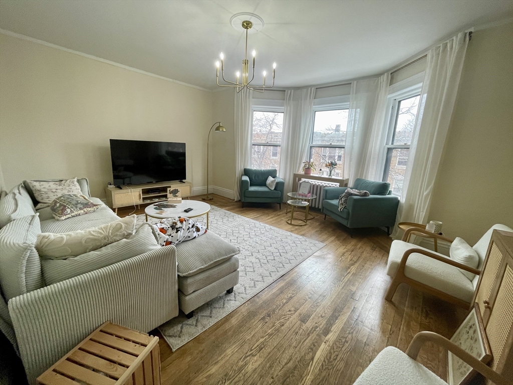 11 Euston St, Brookline