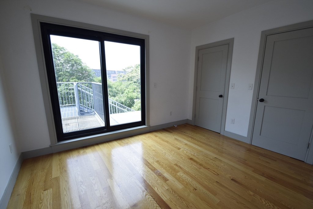 15 Maywood St, Roxbury