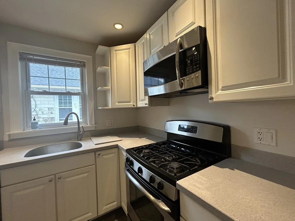 4 Harvard Rd, Belmont