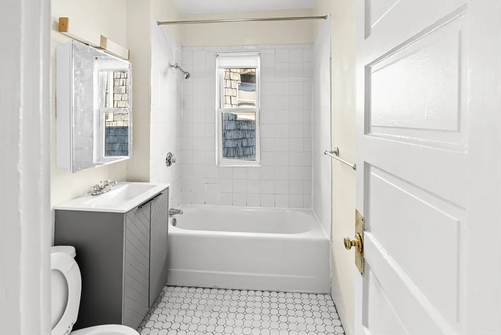 44 Speedwell St, Dorchester