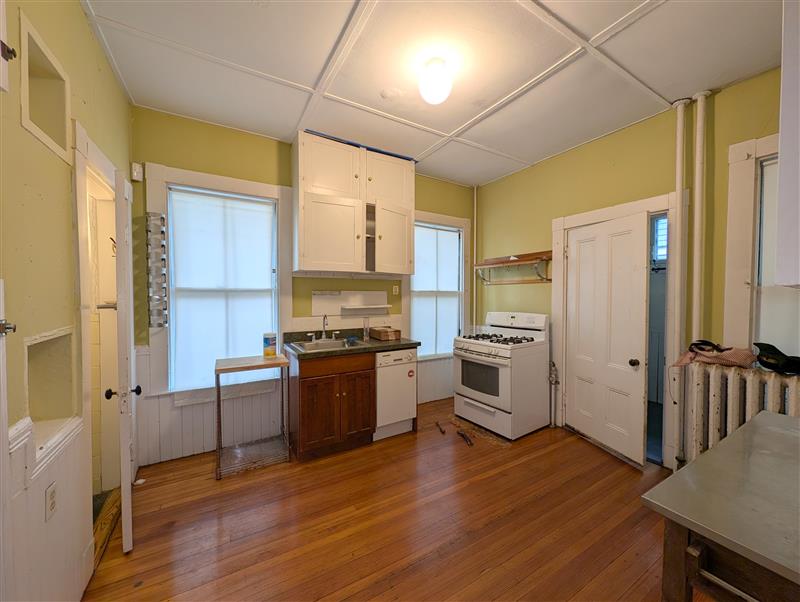 6 Hurlbut St, Neighborhood Nine