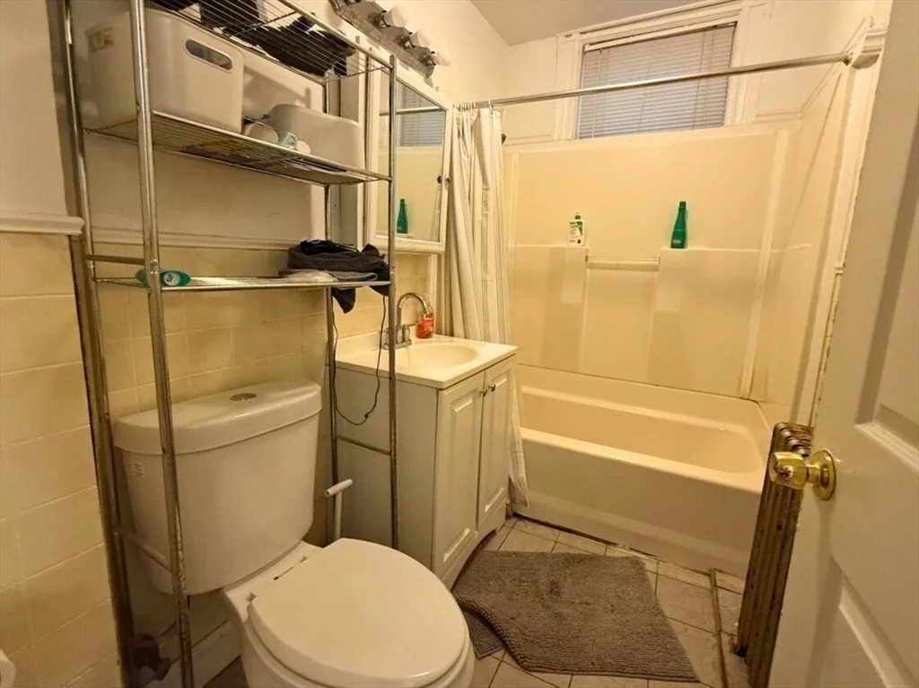 34 Cherokee, Mission Hill