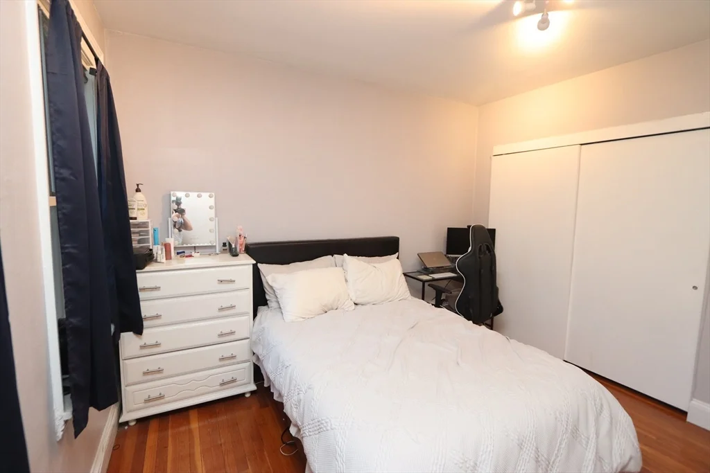 1662 Commonwealth Ave, Brighton
