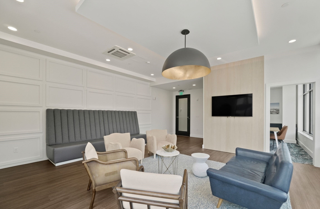 301 Border St, East Boston