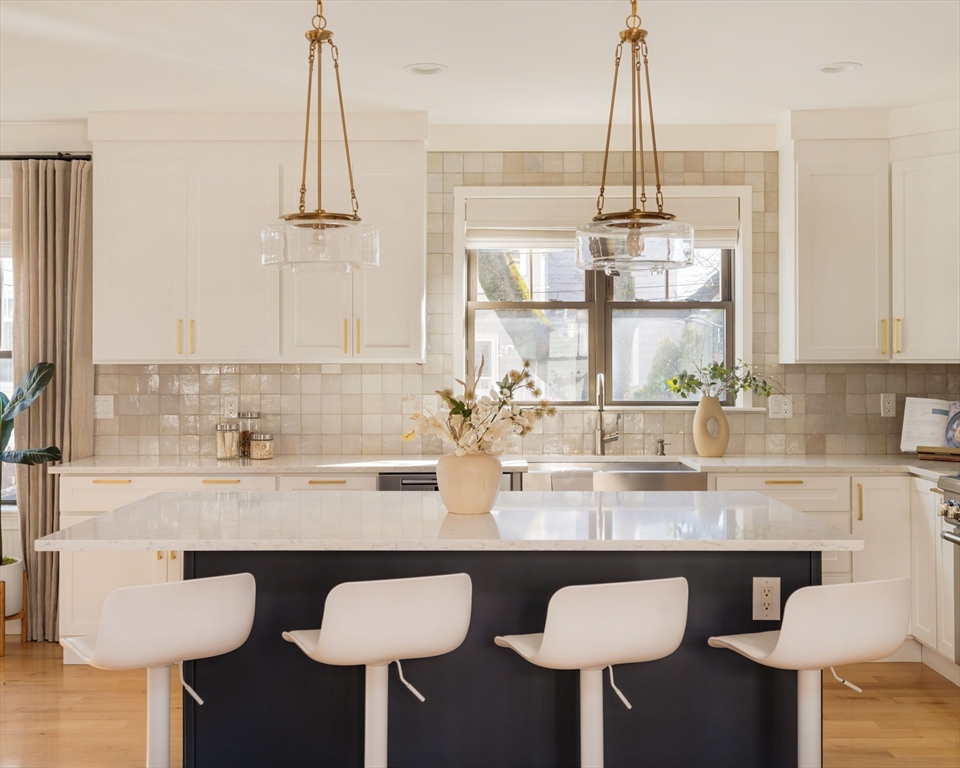 14 Kent Ct, Somerville