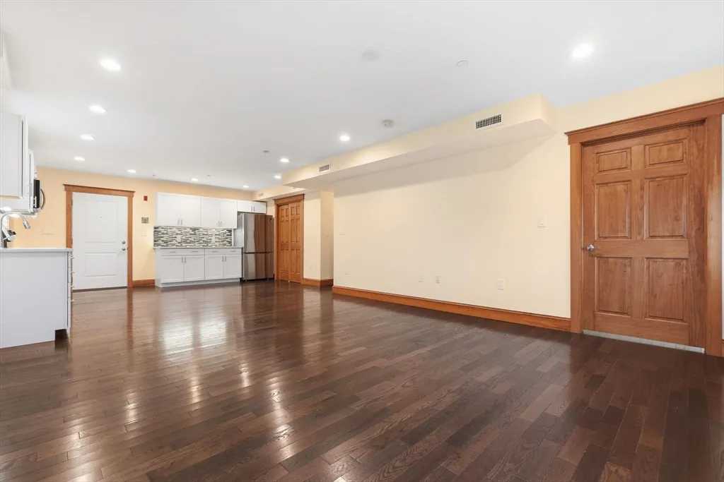 44 Maple St, Danvers Center