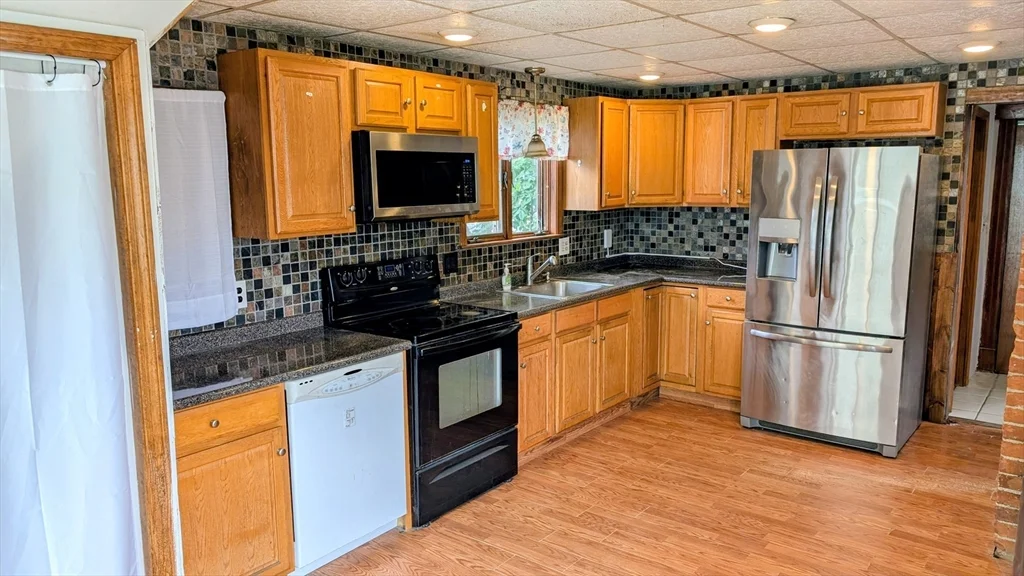 1106 Saratoga St, East Boston