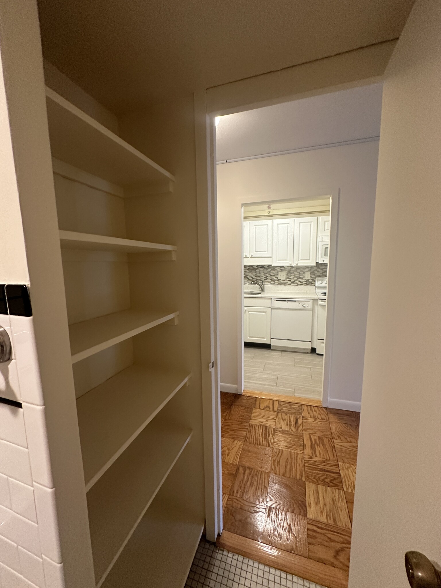 101 Monmouth Ct, Longwood