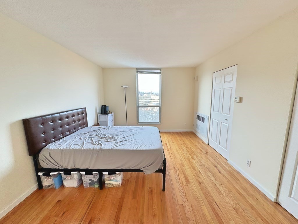 33 Pond Ave, Brookline