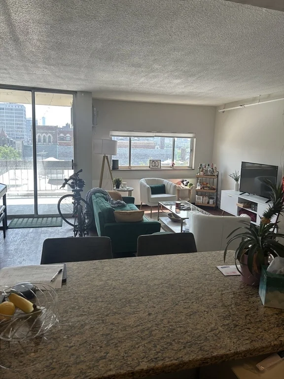 872 Massachusetts, Riverside