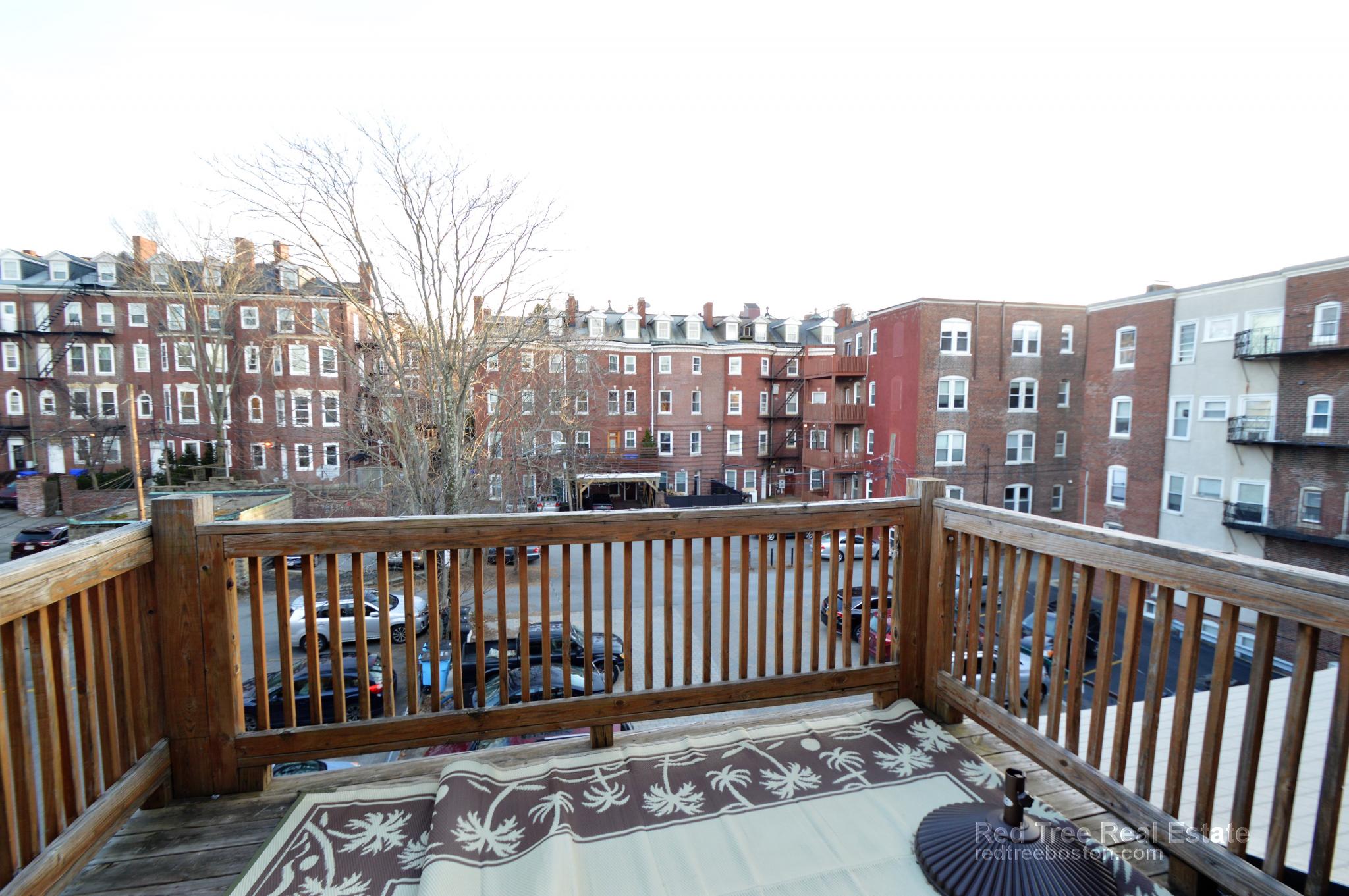 1689 Beacon St, Aspinwall Hill