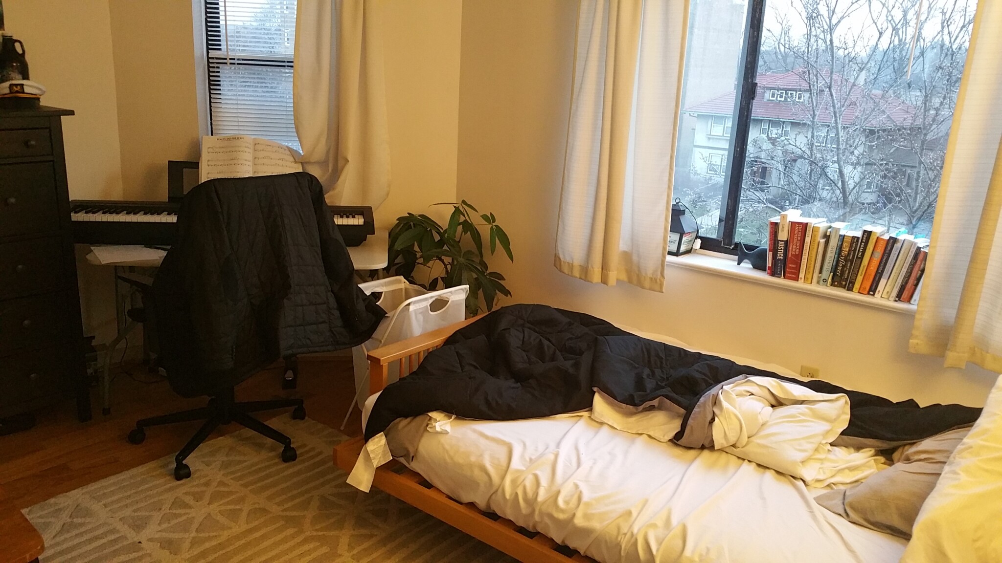 1933 Commonwealth Ave, Brighton