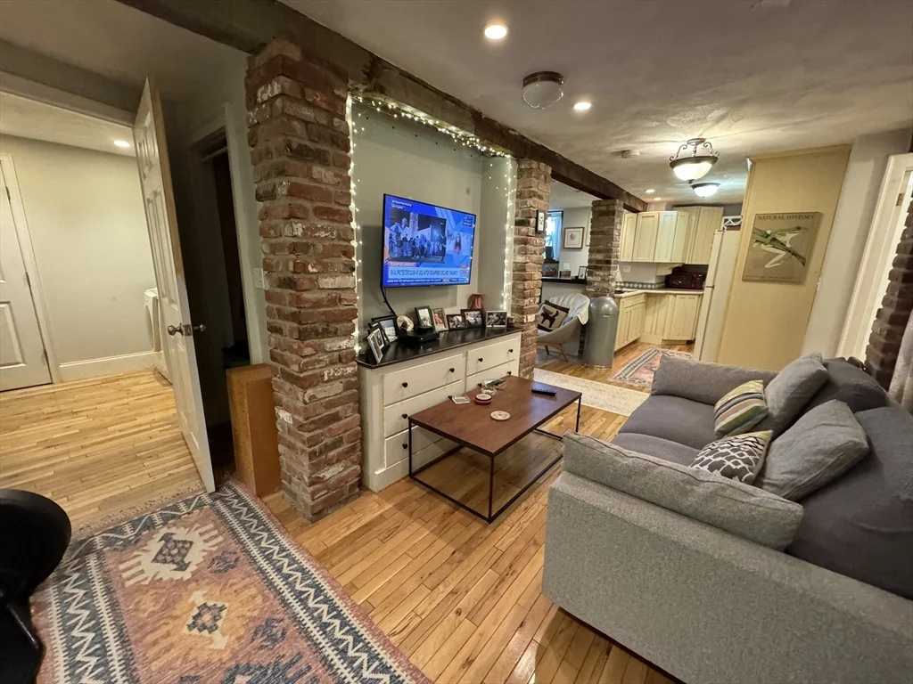 39 Highland Ave, Arlington
