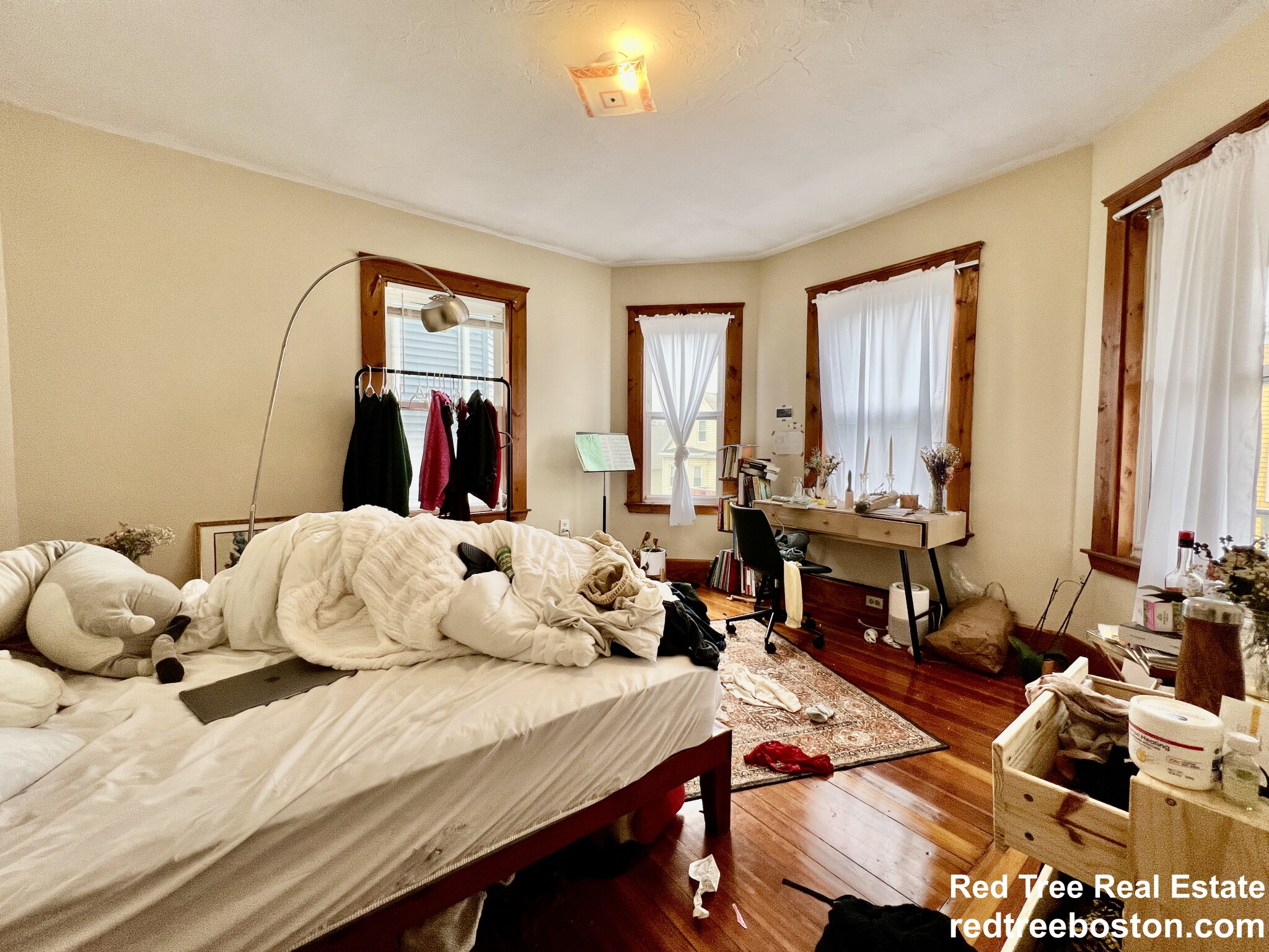 69 Woodlawn St, Jamaica Plain