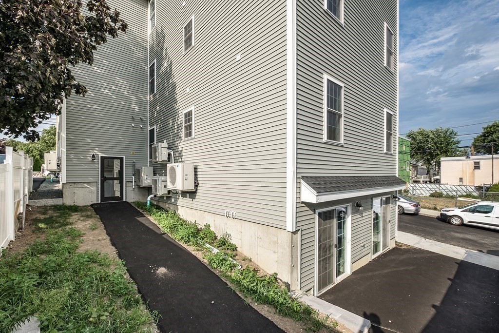 242 Mountain Ave, Revere