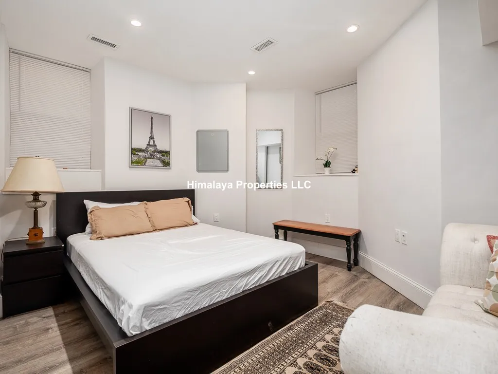 2 Buckley Ave, Jamaica Plain