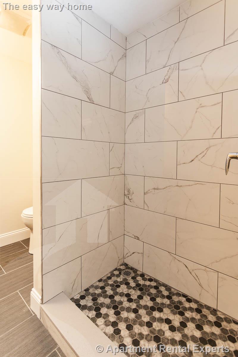 476 Fulton St, Medford Square