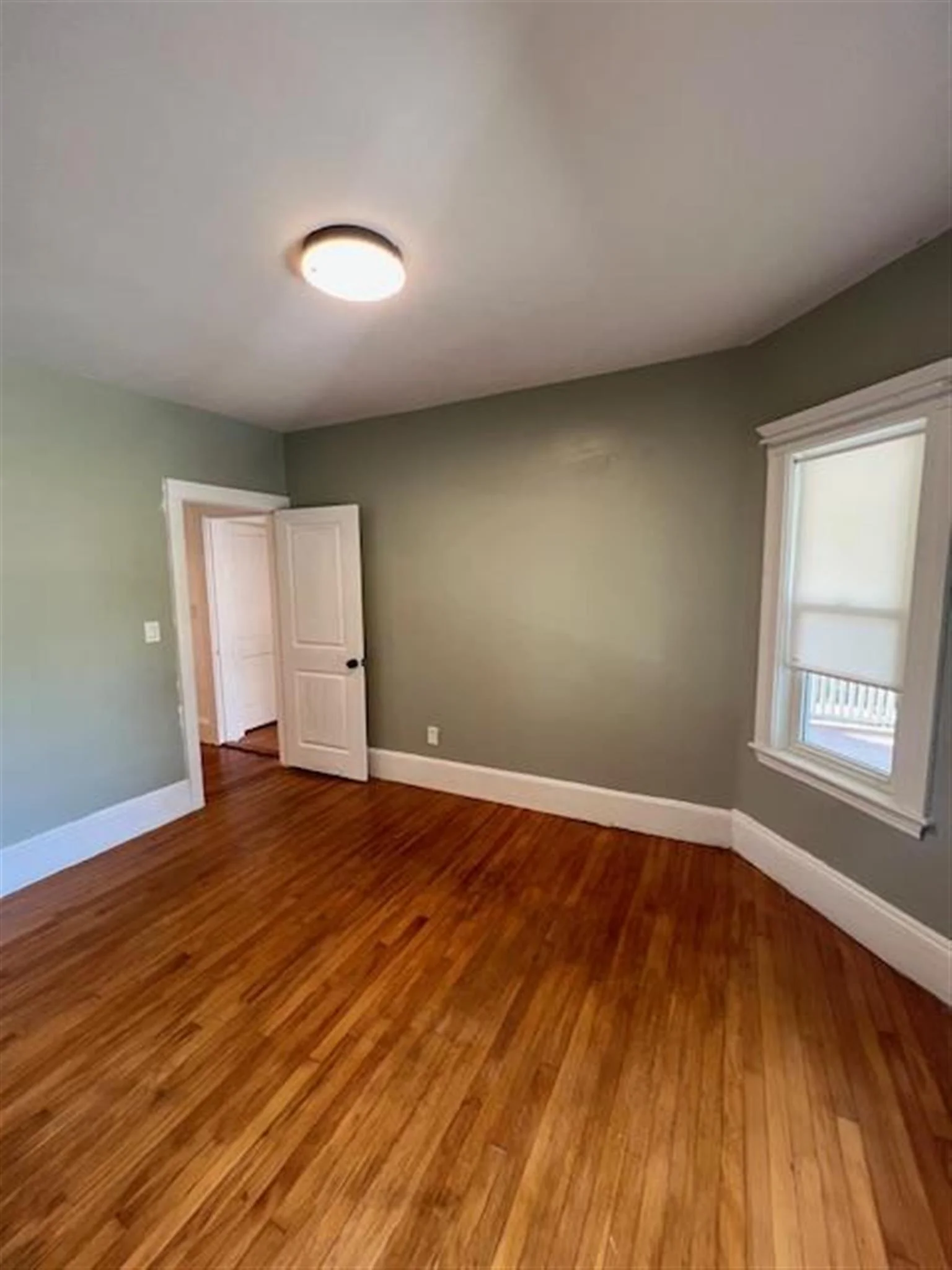 12 Quincy St, Medford