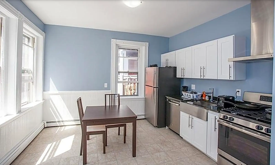 147 Columbia St, The Port