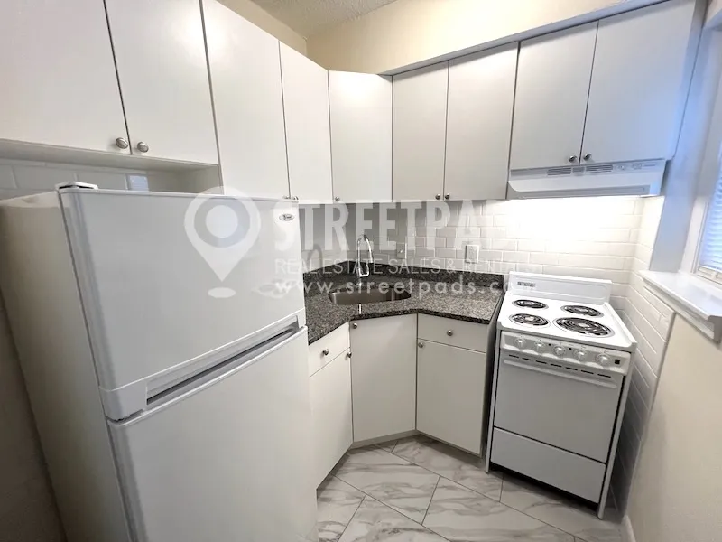 2018 Commonwealth Ave, Brighton