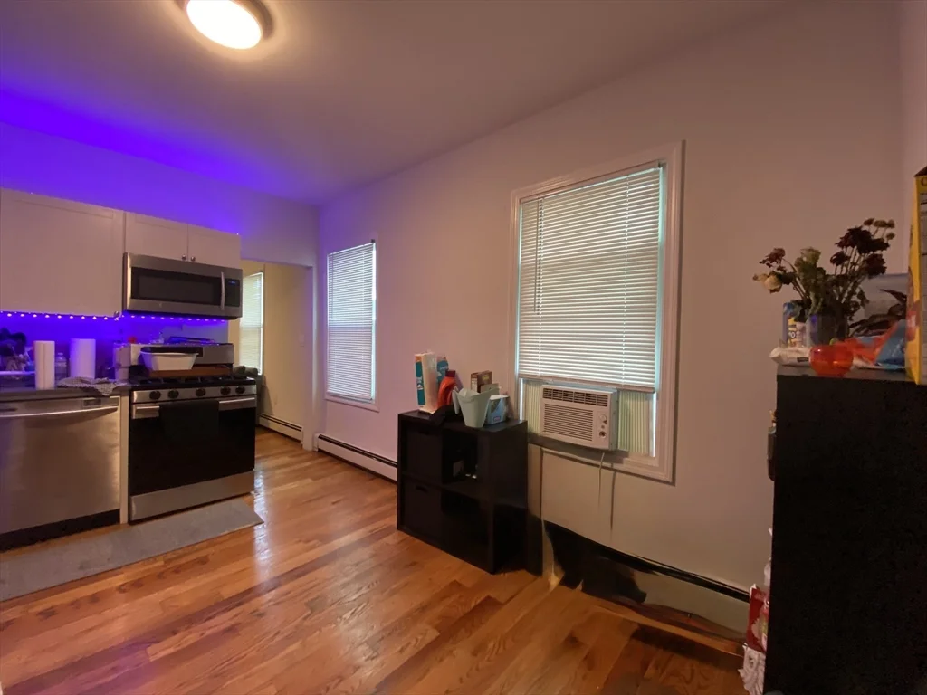 417 Cardinal Medeiros Ave, Wellington-Harrington