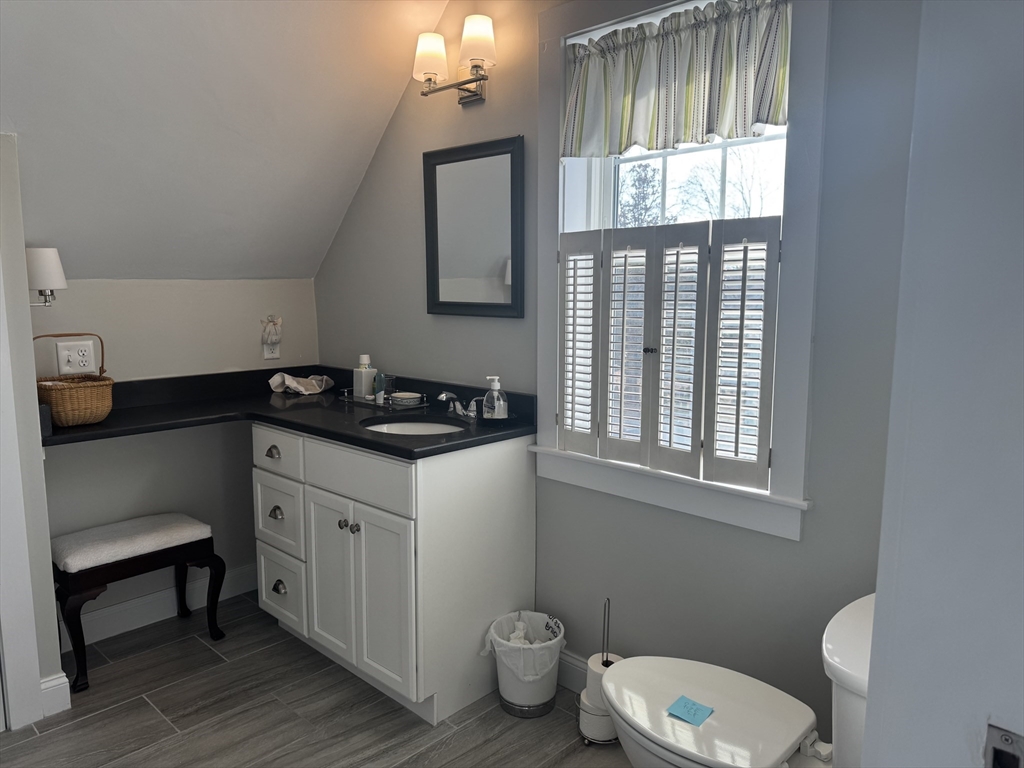 1037 Pleasant St, Bridgewater