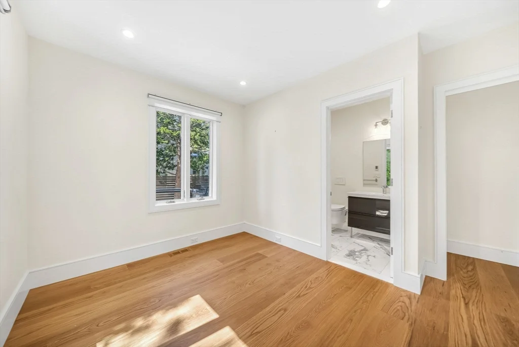 59 Fresh Pond Ln, West Cambridge