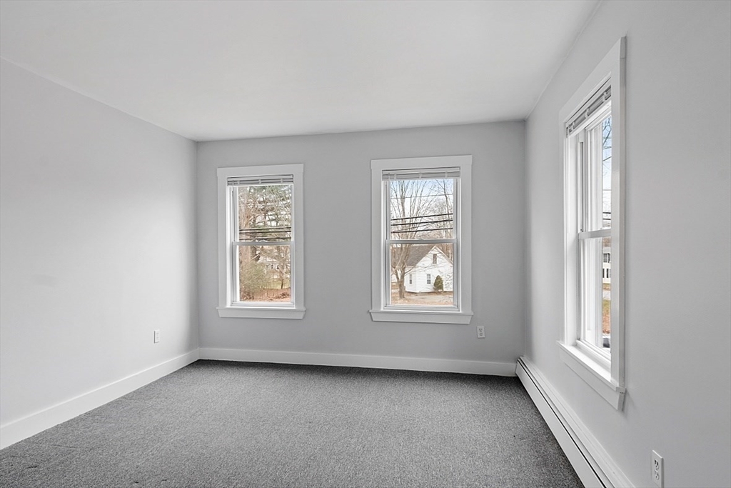 31 Mill St, Pepperell