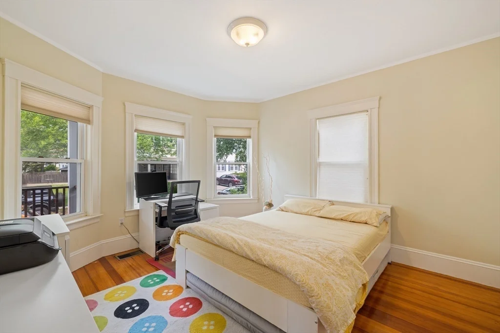 29 Worcester St, Belmont