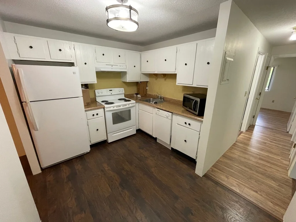 491 W Central St, Franklin